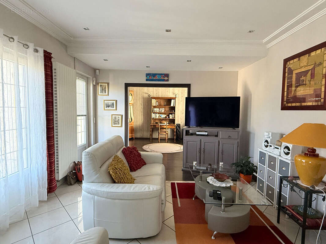 Maison à MONDEVILLE