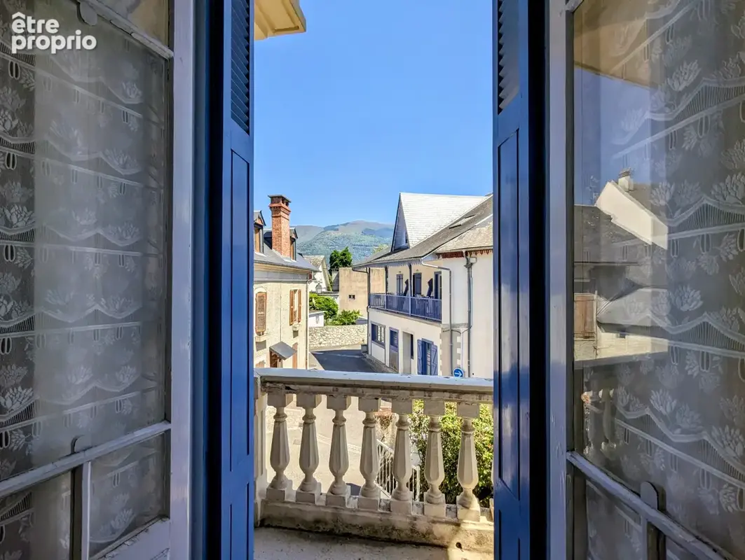 Appartement T2 · Argelès-Gazost ville haute · Balcon vue Hautacam · Parking privatif . Cave - photo 3