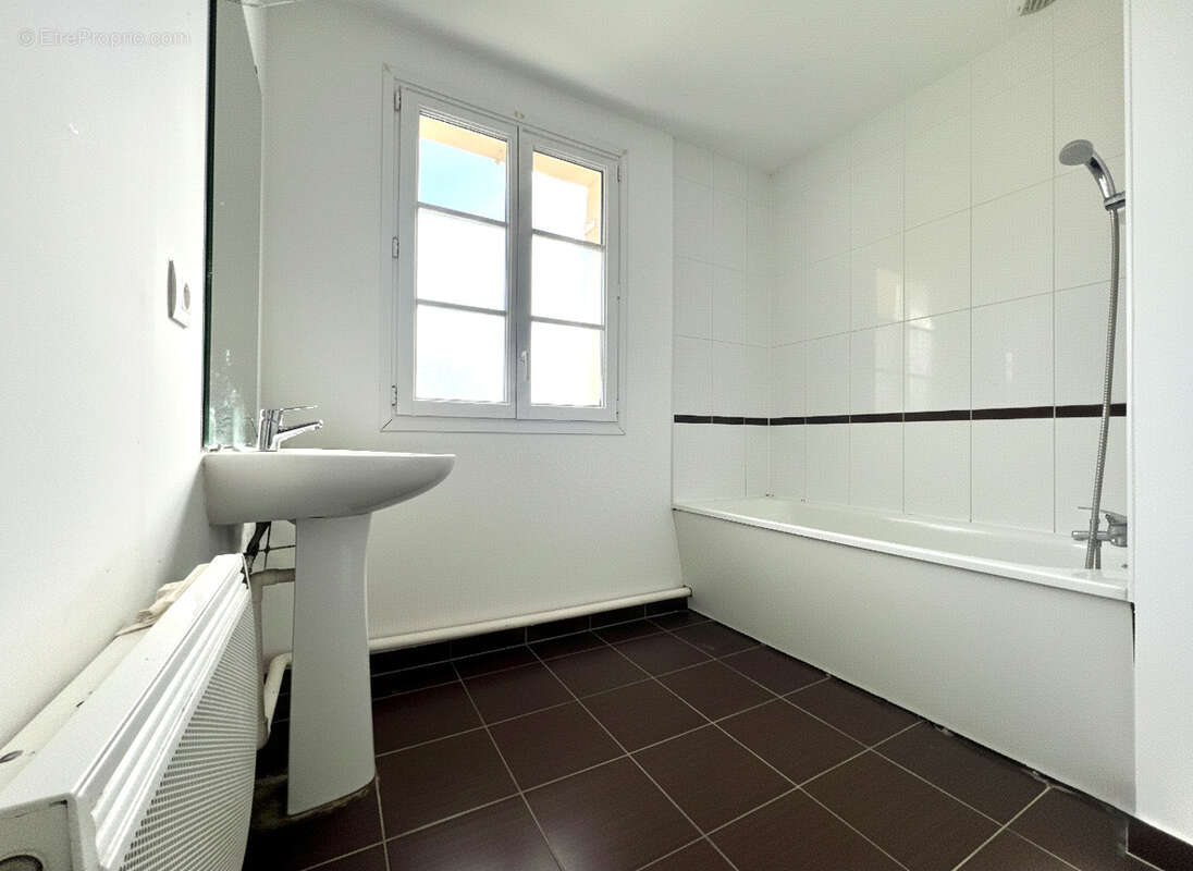 Maison à MAGNY-LE-HONGRE