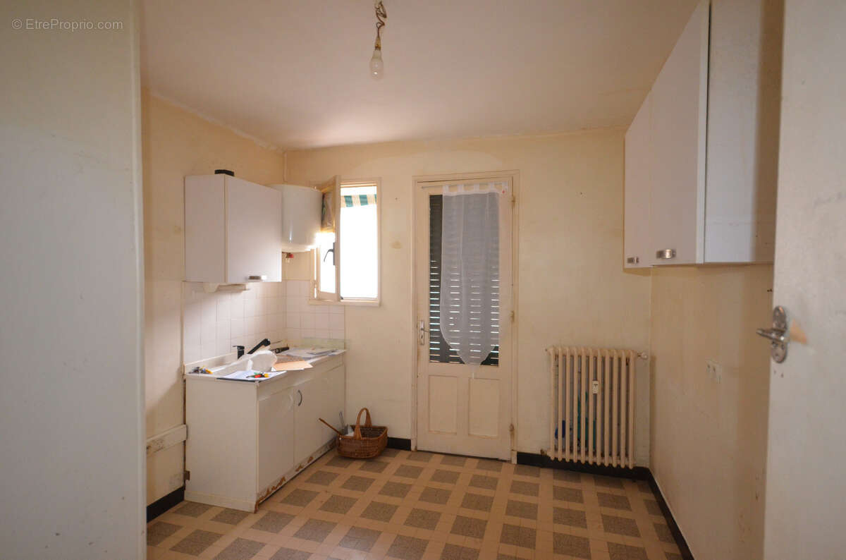 Appartement T4 de 96 m² avec beaux volumes – Quartier prisé proche centre-ville ALBERTVILLE (73) - photo 4