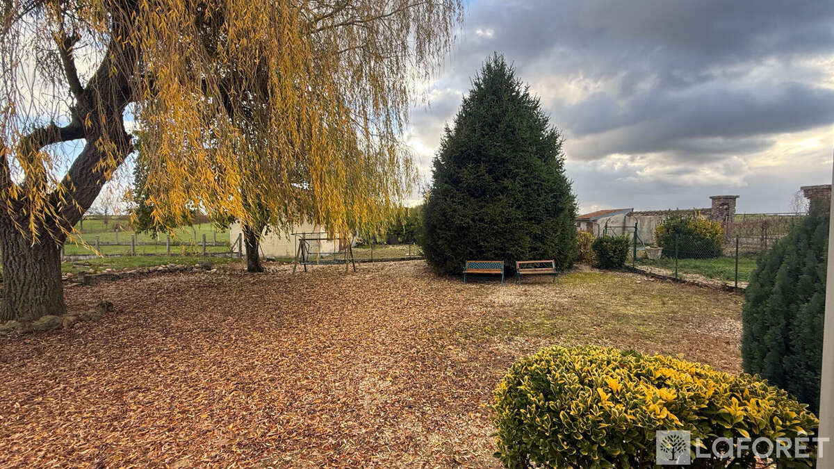 Maison à ETRELLES-SUR-AUBE