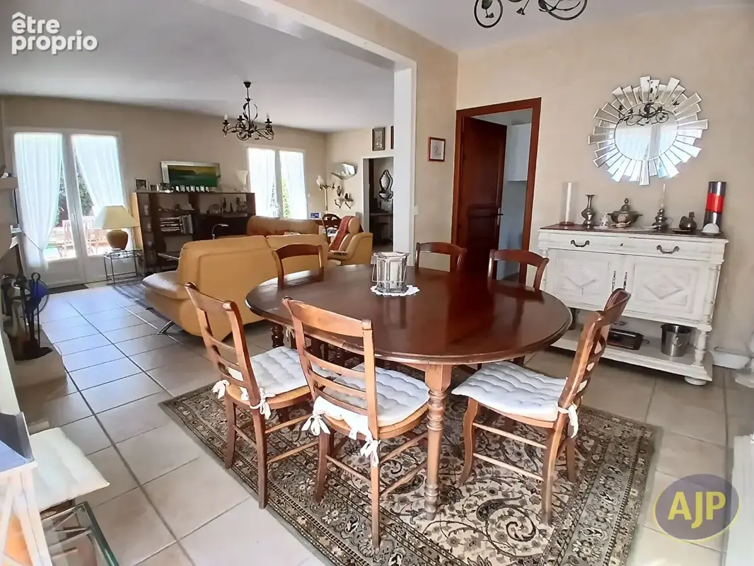 Grande maison familiale avec piscine et rangements - photo 4