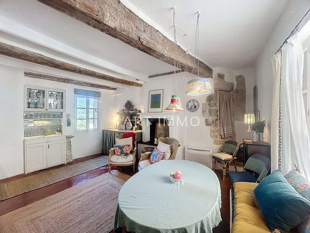 Maison à BONNIEUX