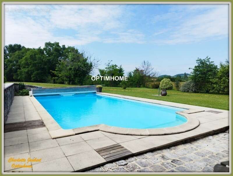 Maison à AUBETERRE-SUR-DRONNE