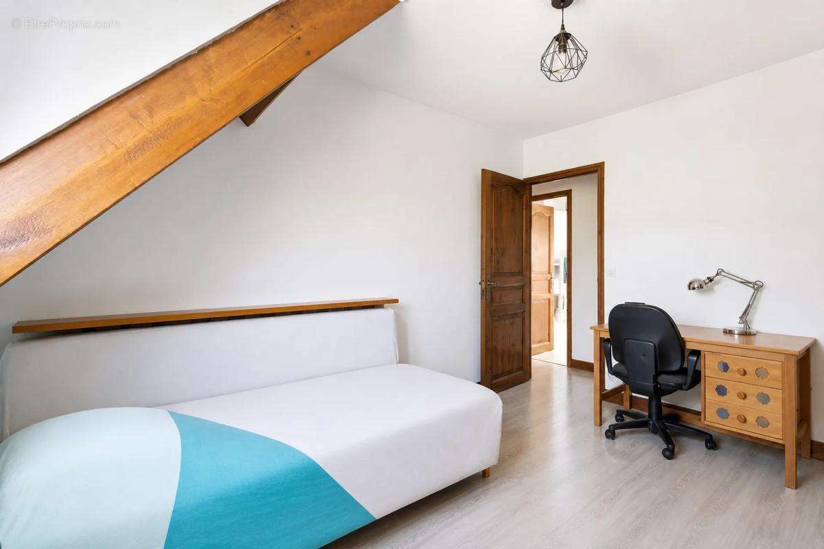 Maison familiale T7 - 125 m² - Haut Montmorency - photo 7