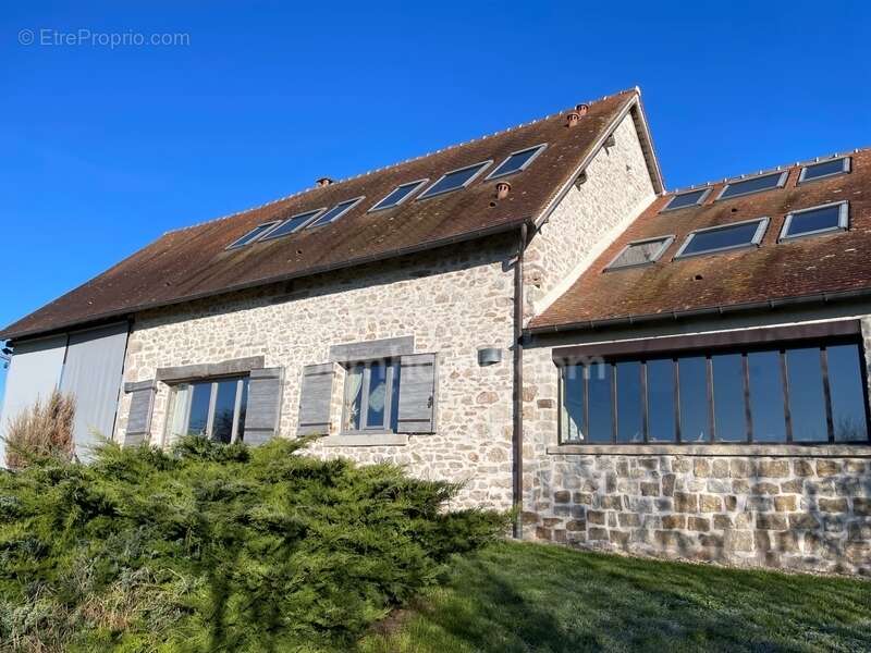 Maison à MAILHAC-SUR-BENAIZE