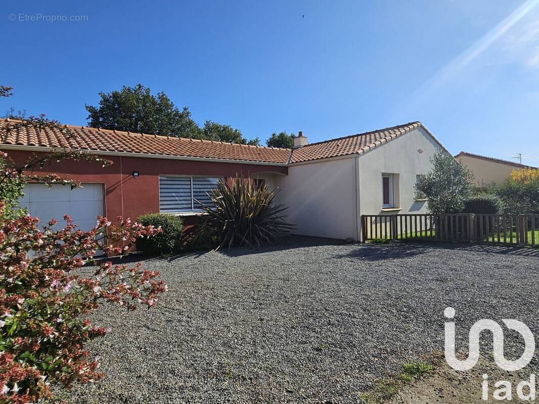 Photo 1 - Maison à SAINT-PHILBERT-DE-GRAND-LIEU