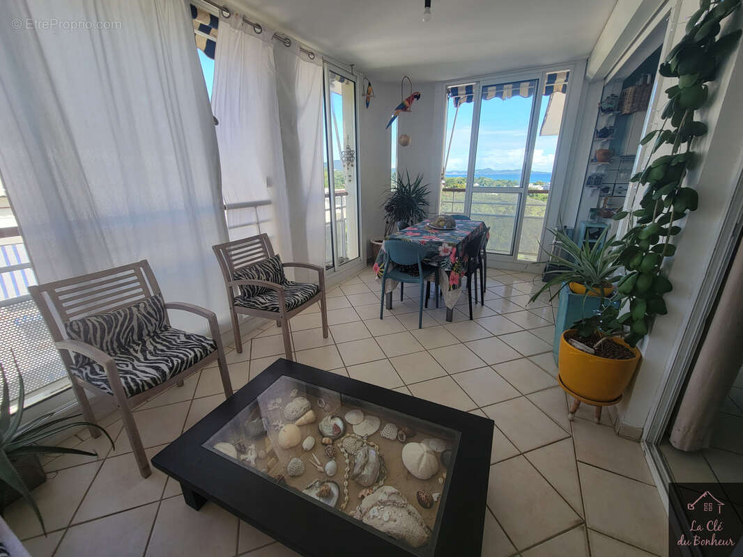 Appartement à SAINTE-LUCE