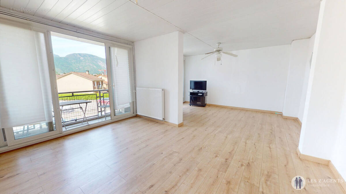 Appartement à SAINT-MARTIN-D'HERES