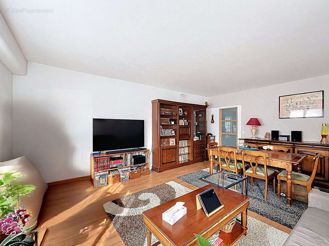 Appartement à SAINT-MICHEL-SUR-ORGE