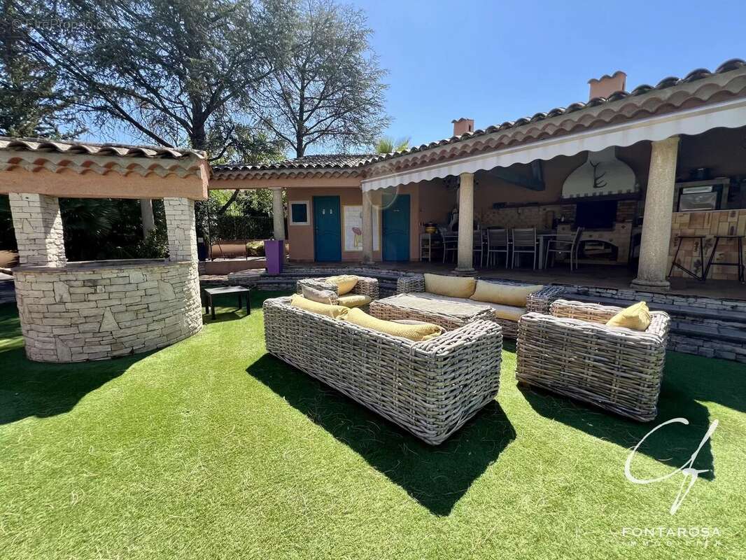 Maison à PUGET-SUR-ARGENS