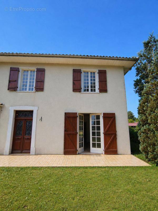 Maison à SAINT-JULIEN-EN-BORN