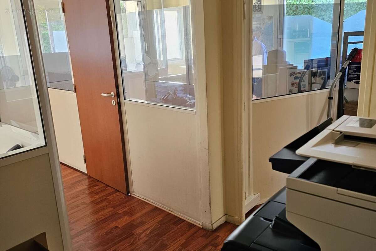 Commerce à SAINT-MAUR-DES-FOSSES