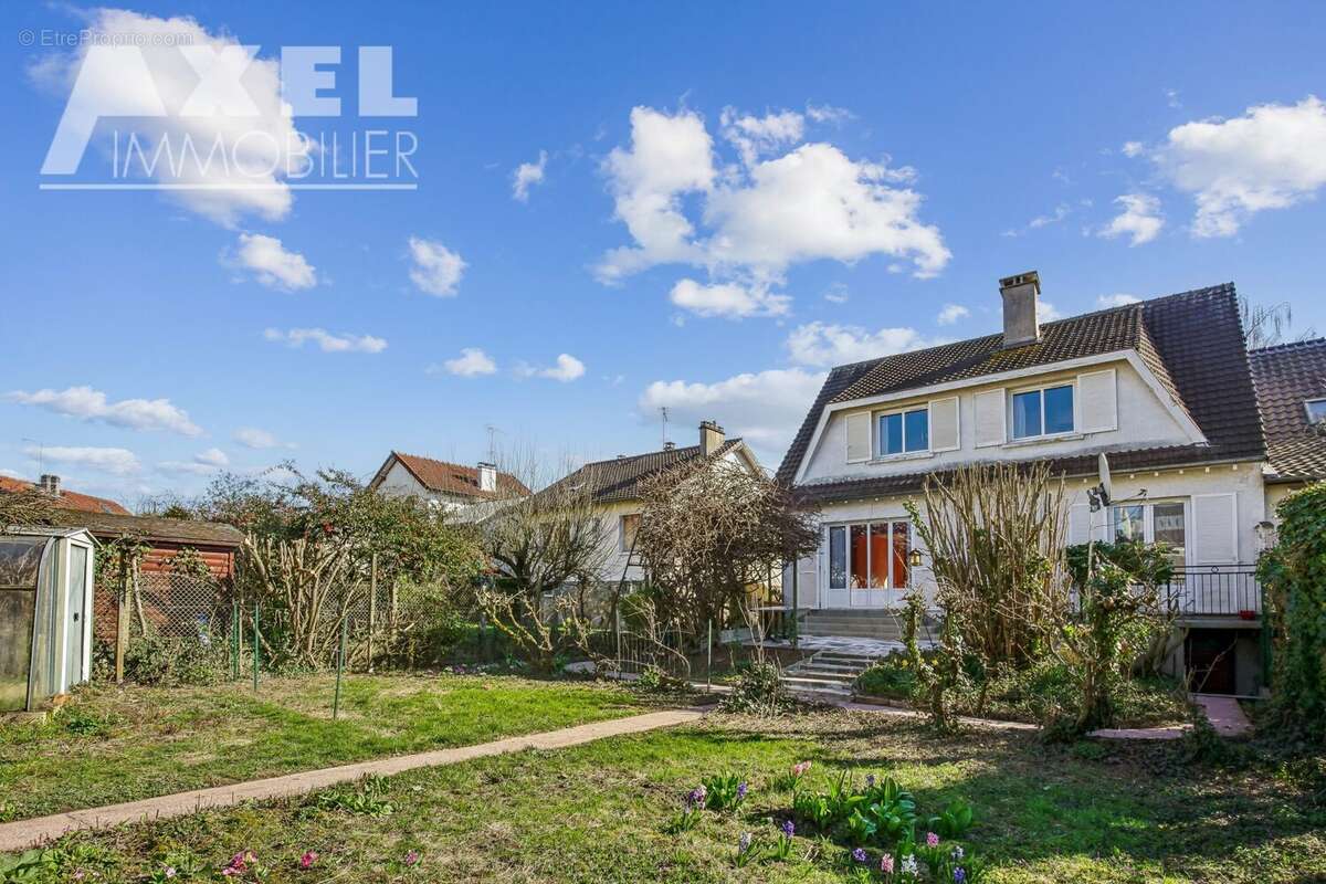 Maison à BOIS-D'ARCY