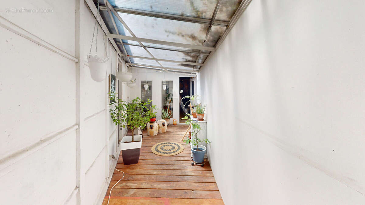 Un loft caché au coeur de neuilly-sur-marne, une propriété hors normes aux volumes exceptionnels - photo 10