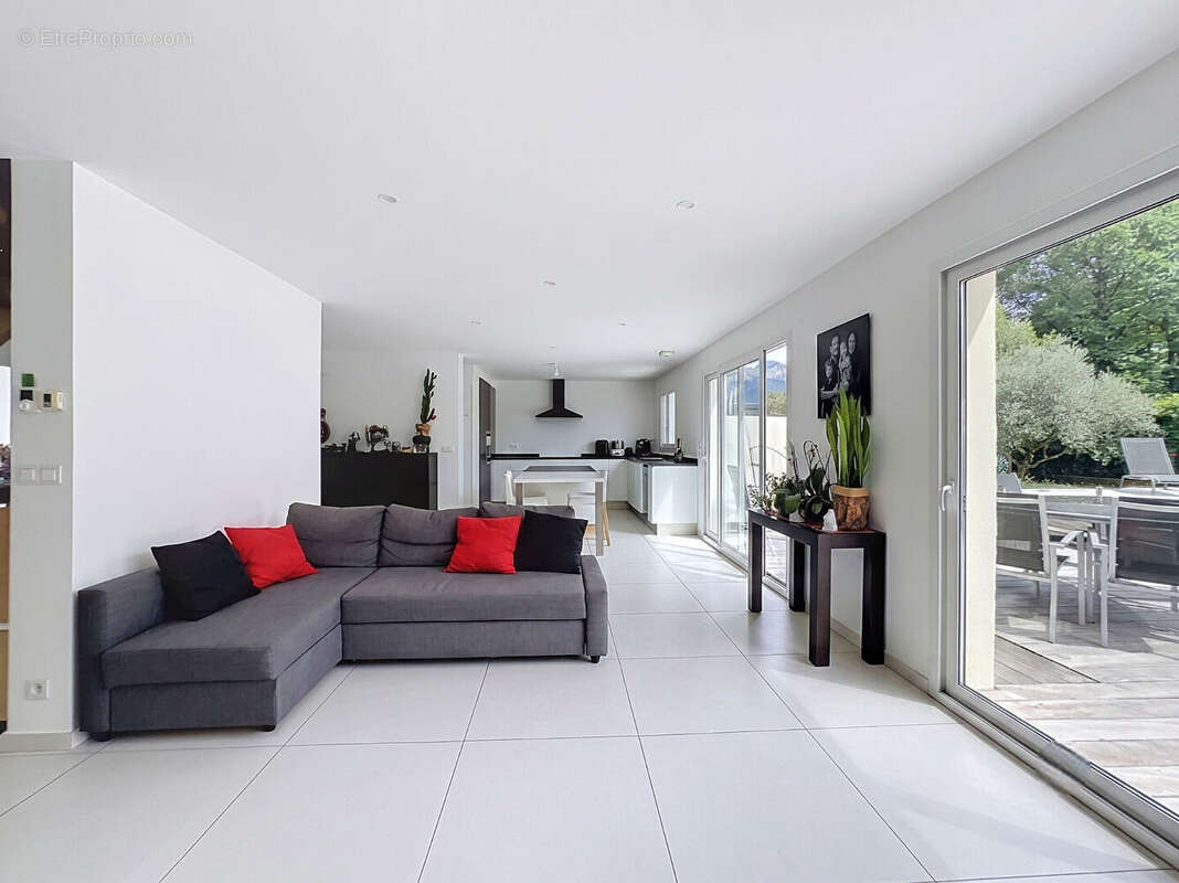 Maison mitoyenne Charvonnex avec piscine - photo 13