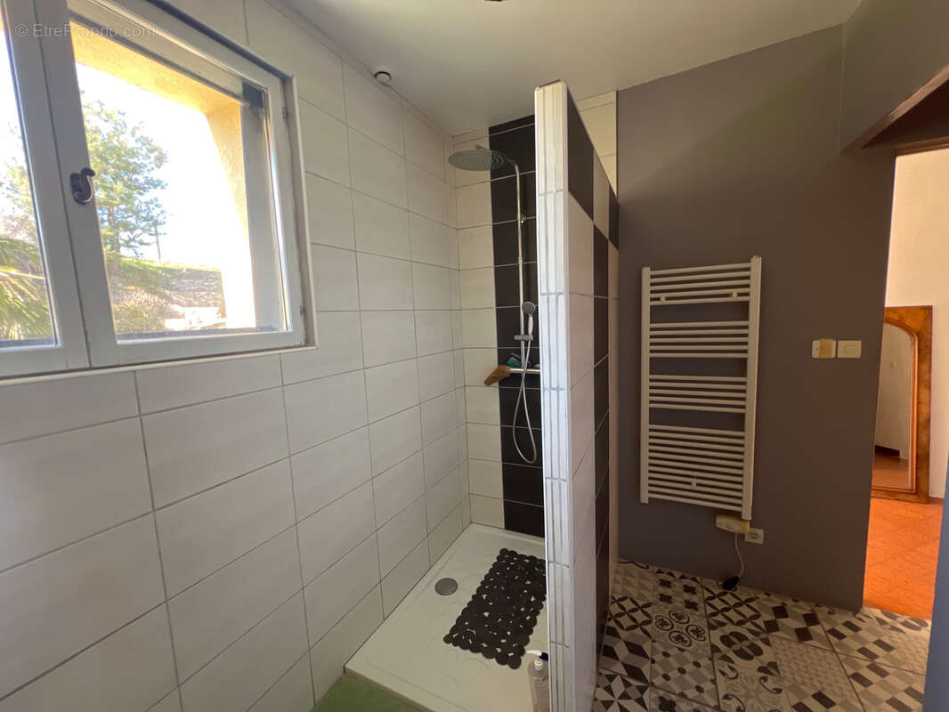 Maison à SAINT-ROMAIN-DE-LERPS