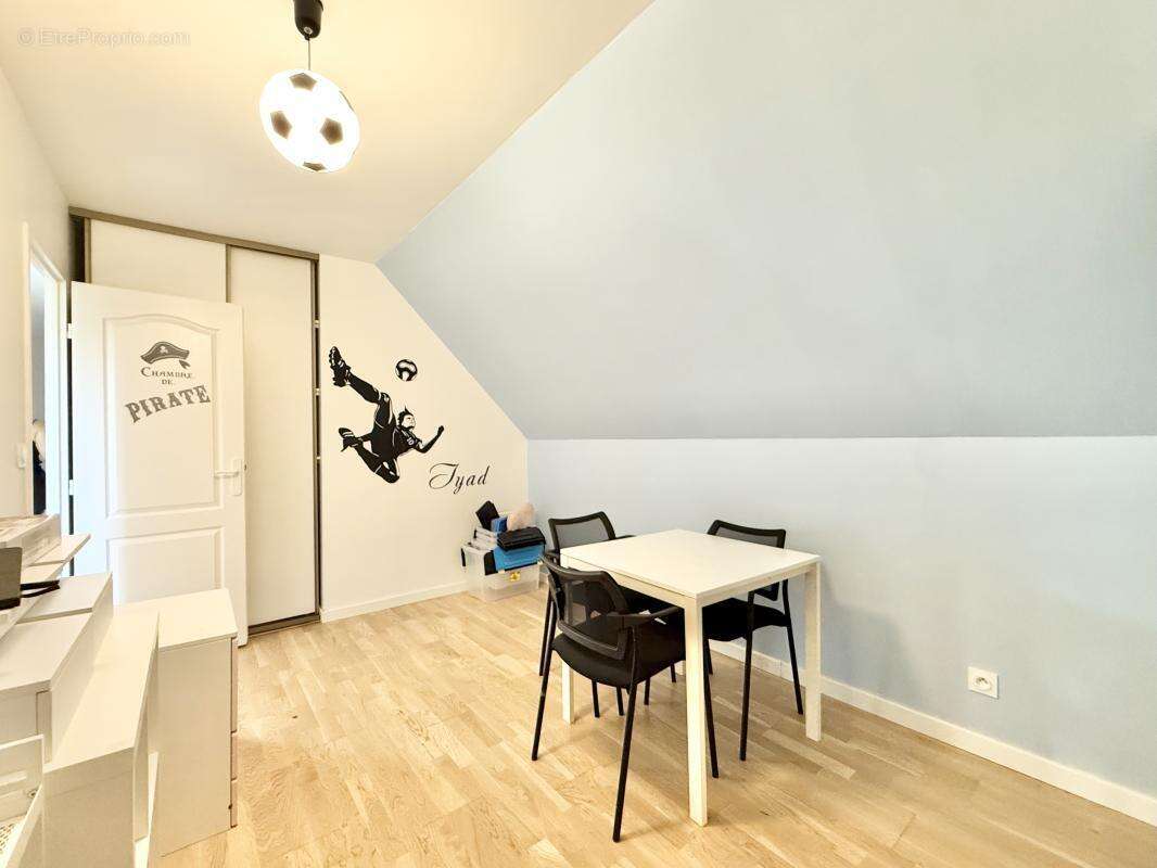 Maison 150 m² à Courdimanche  - photo 26