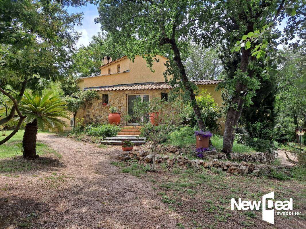 Maison à SAINT-PAUL-EN-FORET