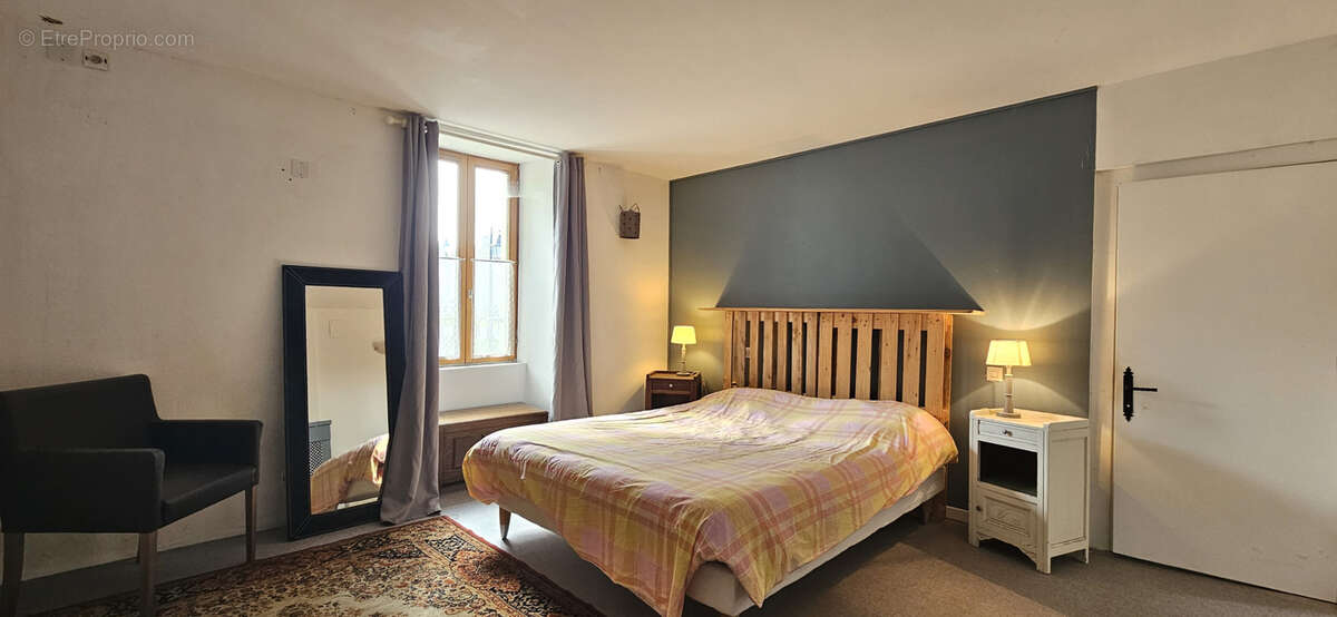Maison à BERNESQ