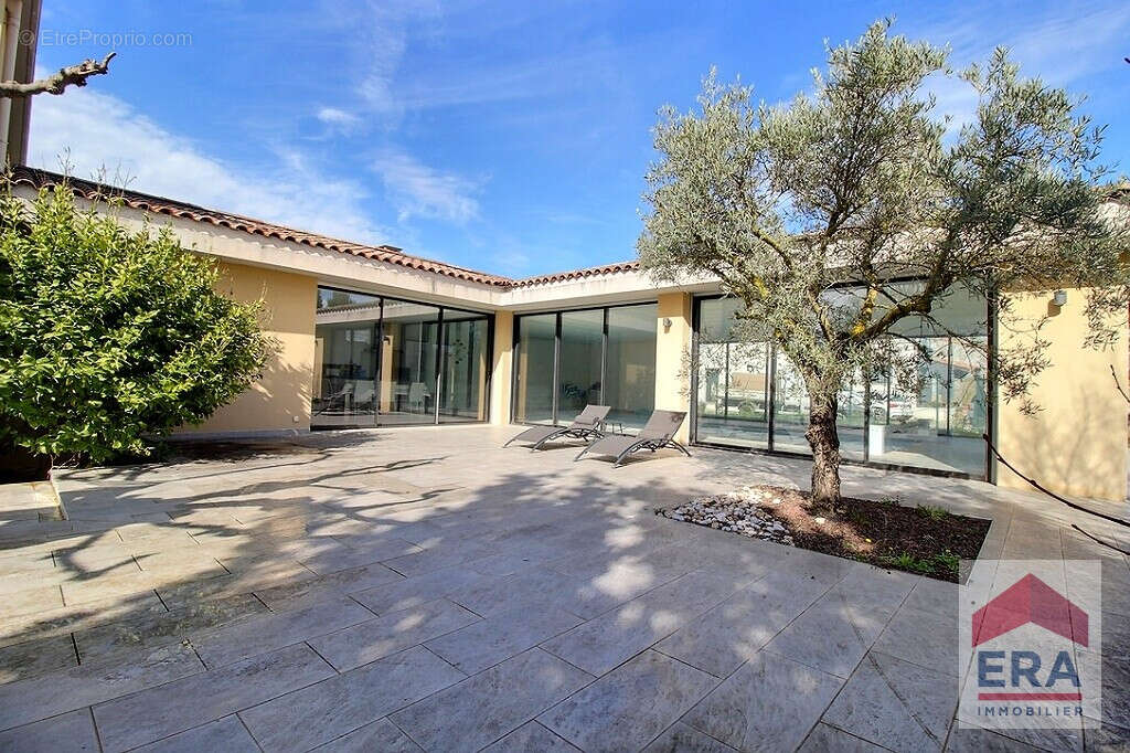 Maison à ALTHEN-DES-PALUDS