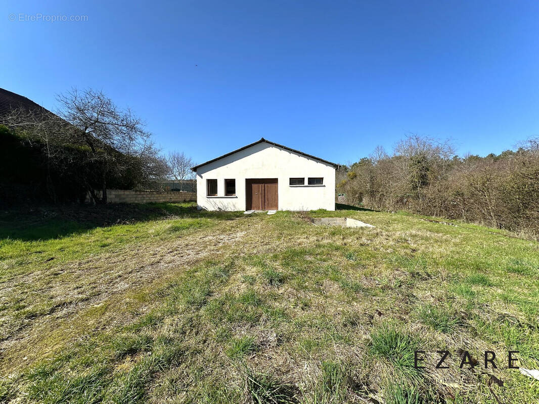 Terrain à MESSIGNY-ET-VANTOUX