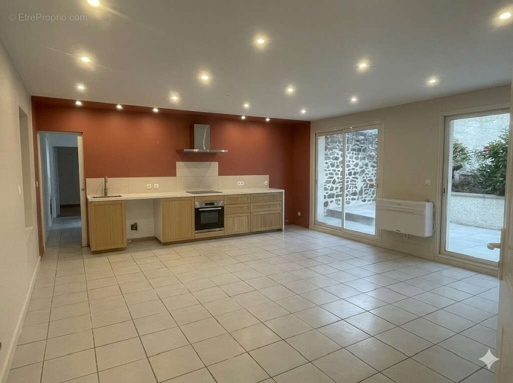 Appartement à SAINT-ETIENNE