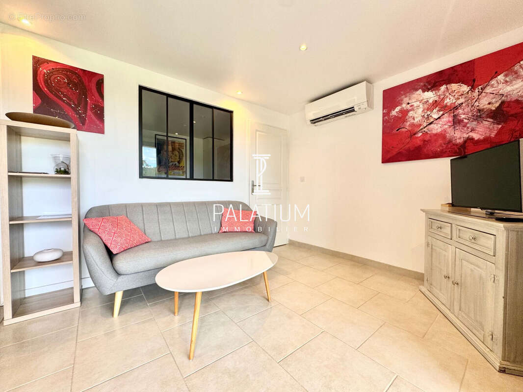 Appartement à GREOUX-LES-BAINS