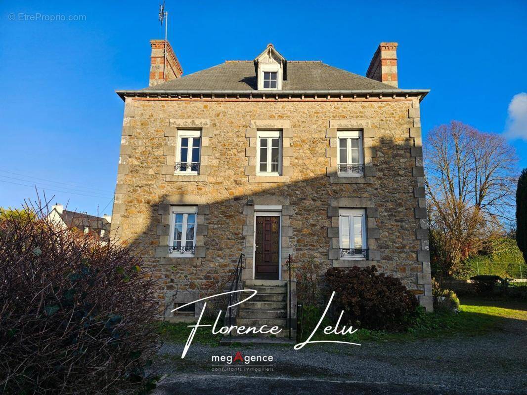 Maison à PLOUMAGOAR