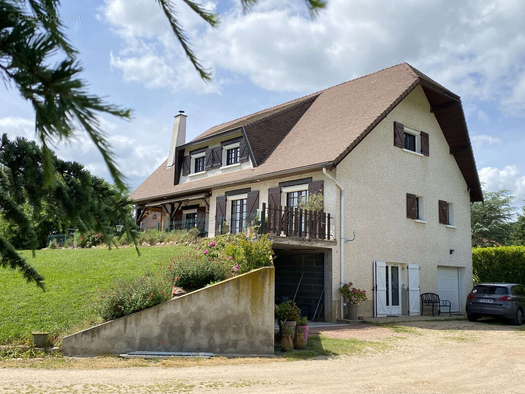 Maison à OUCHES