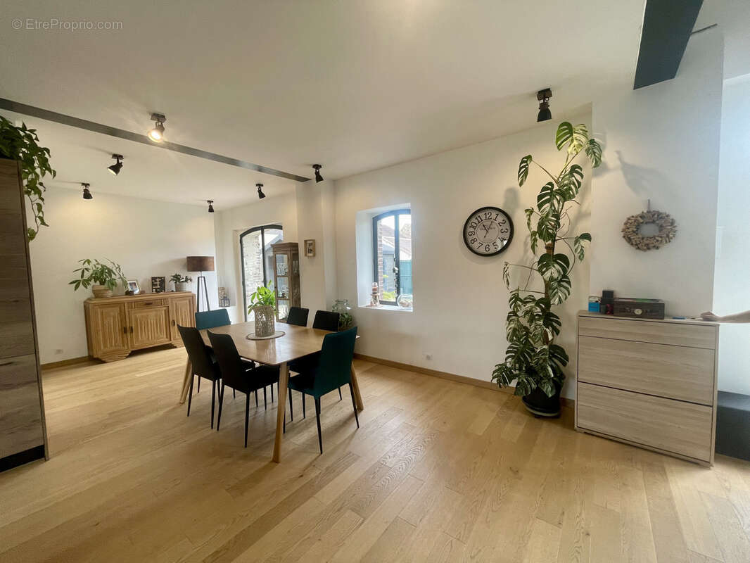 Maison à THOIRY