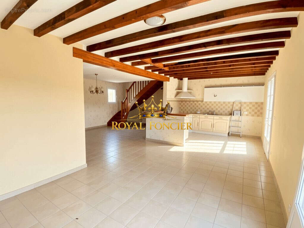 Maison 155 m² à Yzeures-Sur-Creuse  - photo 3