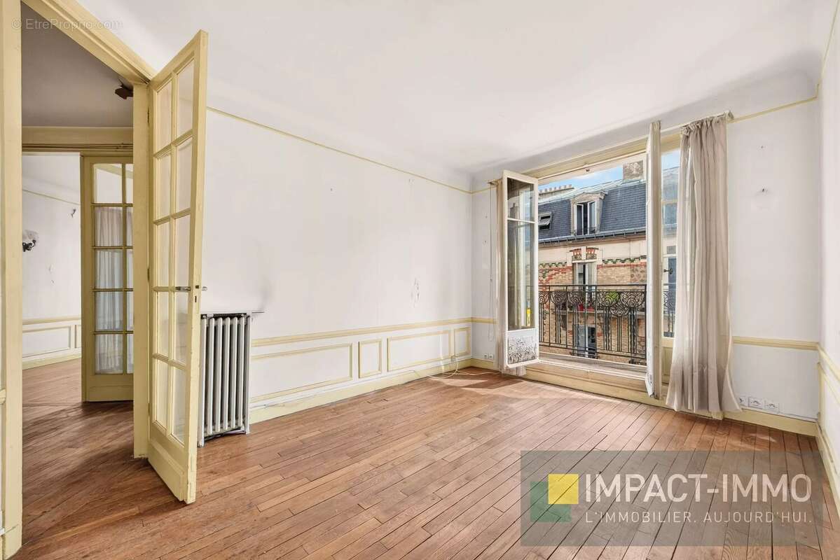 Appartement à COURBEVOIE