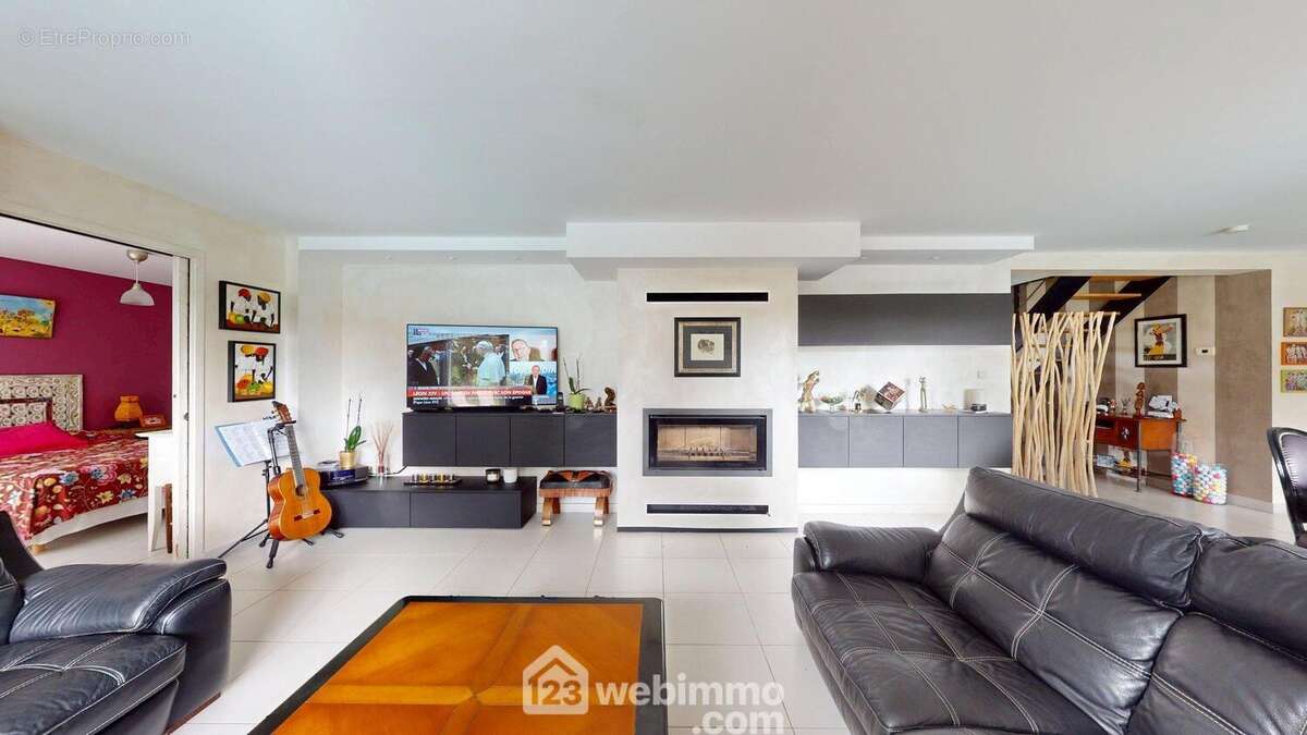 Pièce de vie. - Maison à SAINT-MATHURIN