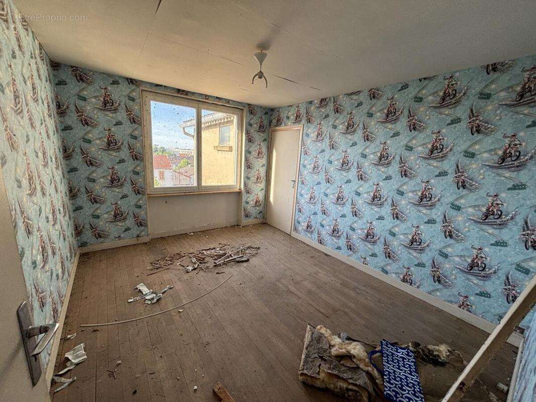 Appartement à COMMENTRY