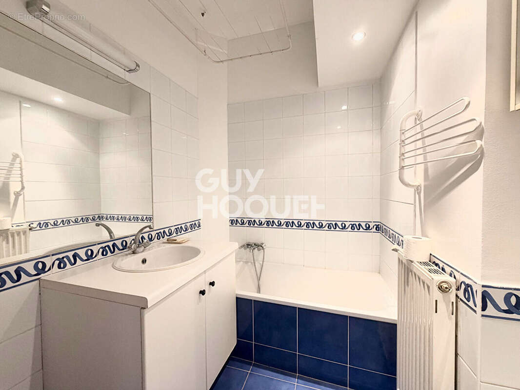 Appartement à PARIS-20E