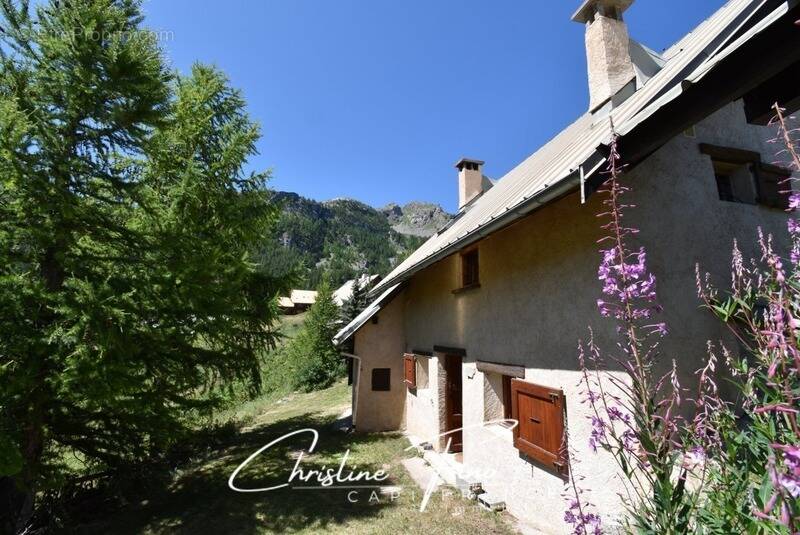Maison à LA SALLE-LES-ALPES
