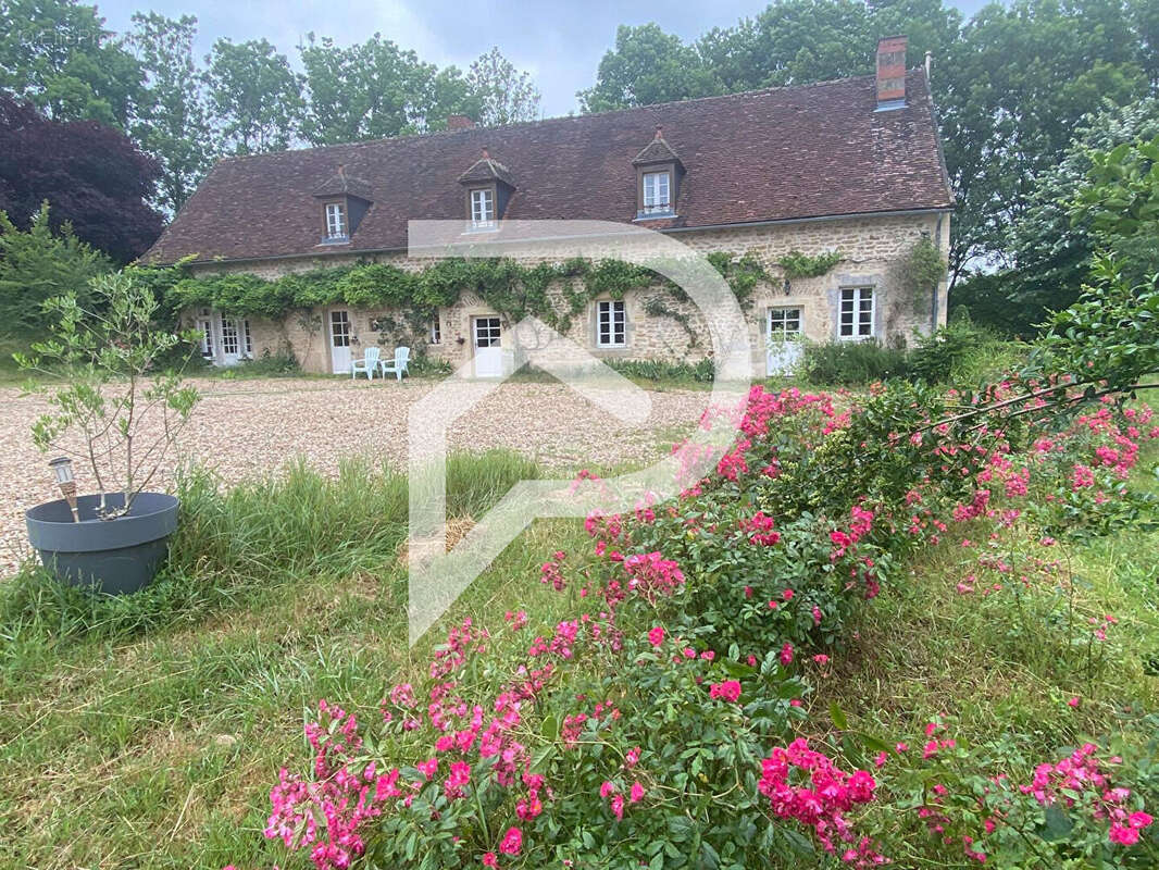 Maison à BEAUMONT-SARDOLLES