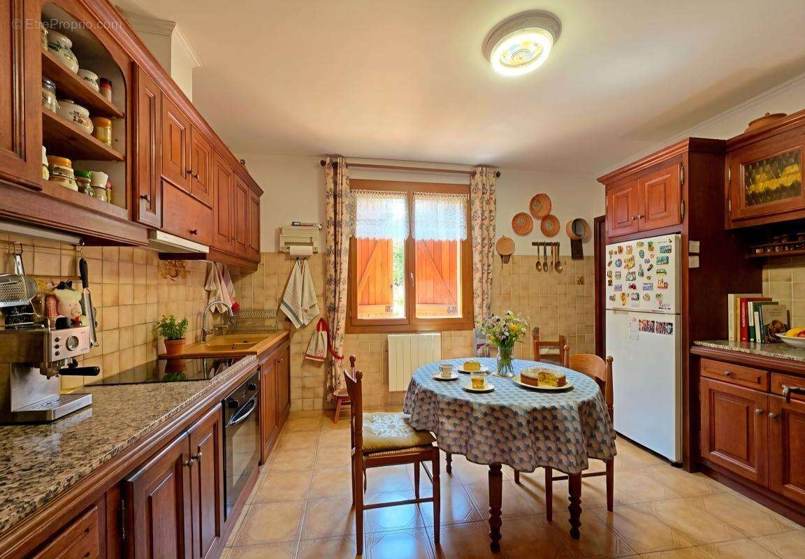 Maison provençale avec jardin et garages à vendre à brignoles - photo 15