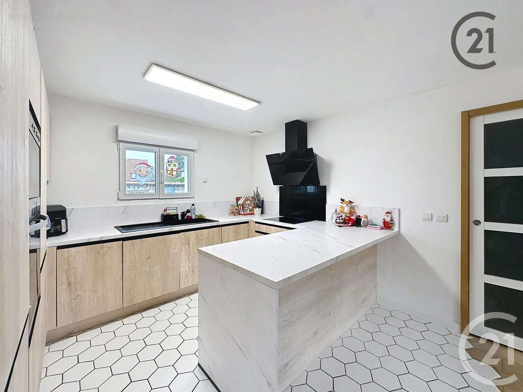 Maison à DONNEMARIE-DONTILLY