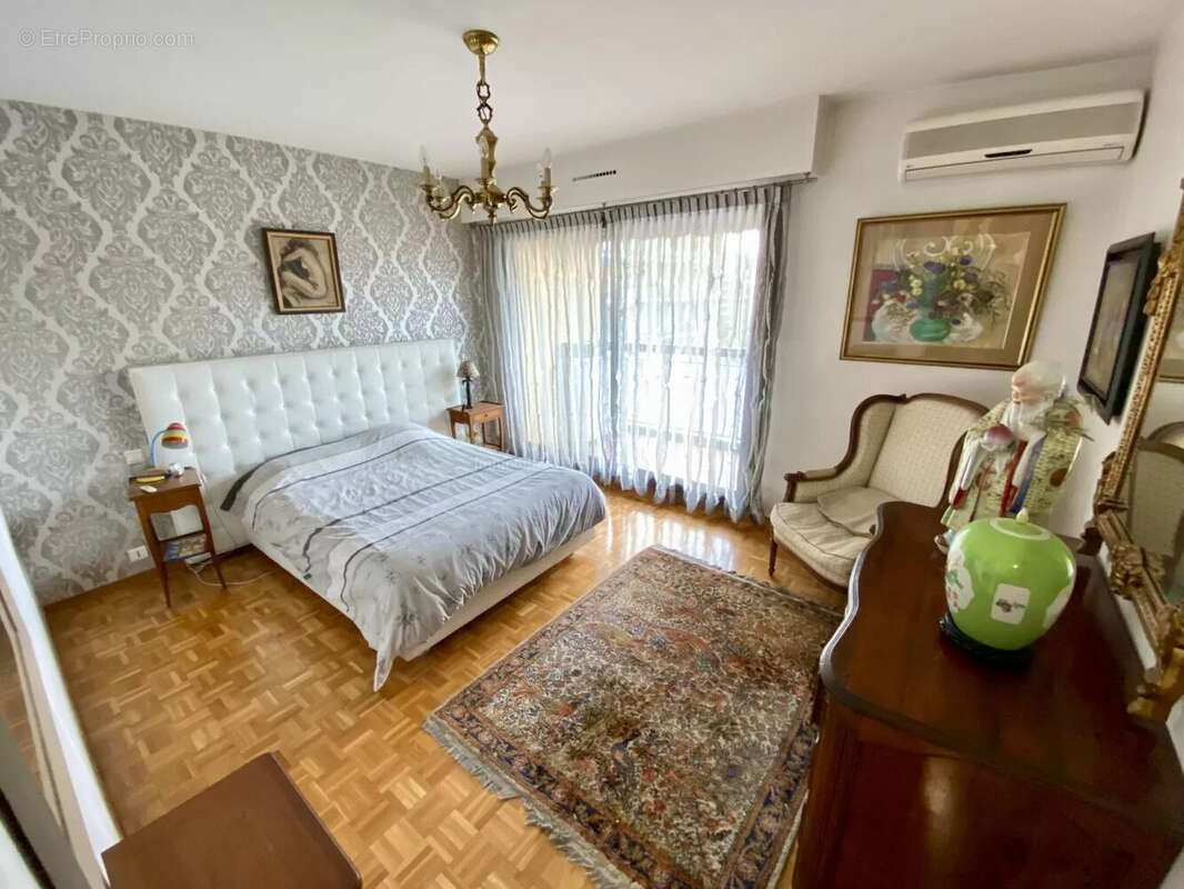 Appartement à MARSEILLE-6E