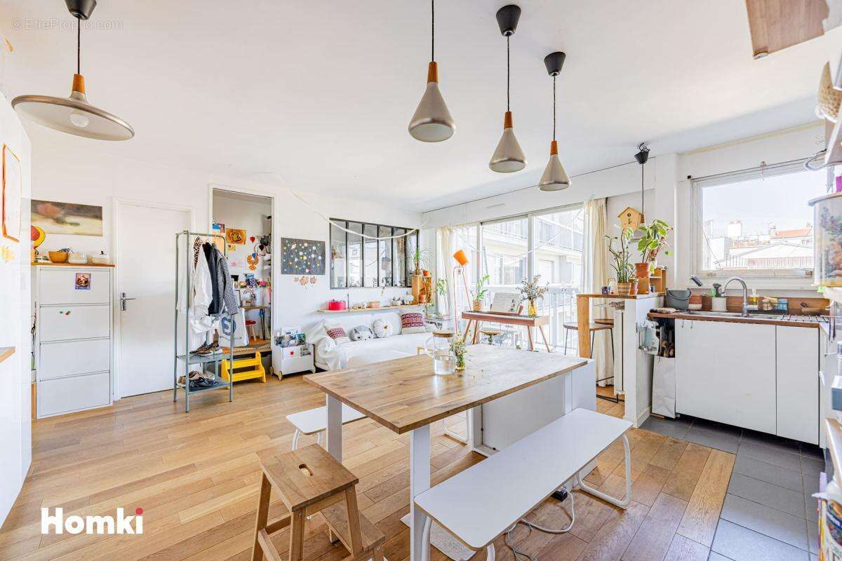 Appartement à PARIS-18E