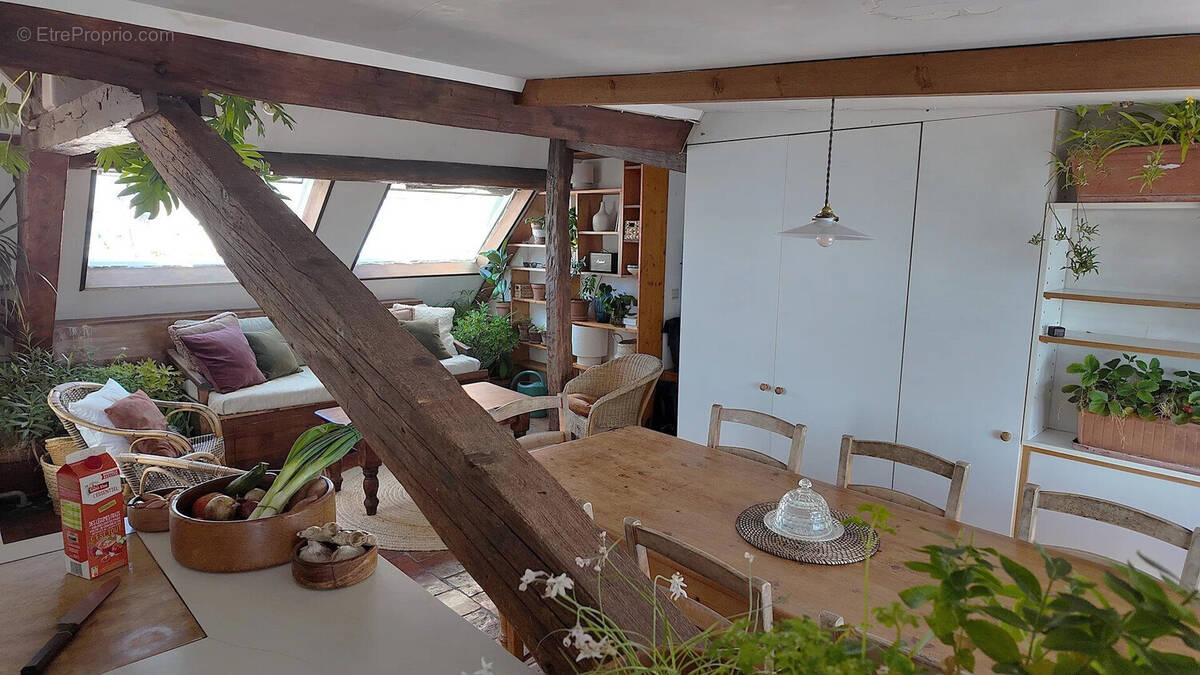 Appartement à PARIS-2E