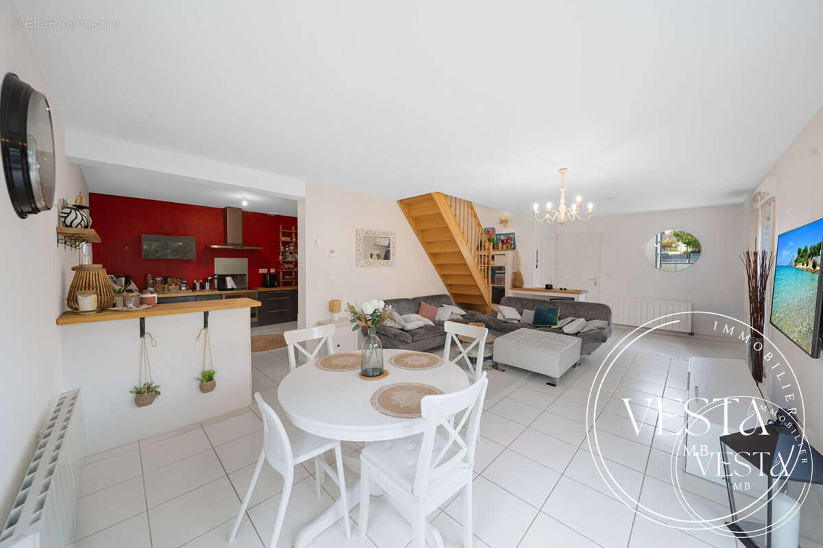 Maison à BELLENEUVE