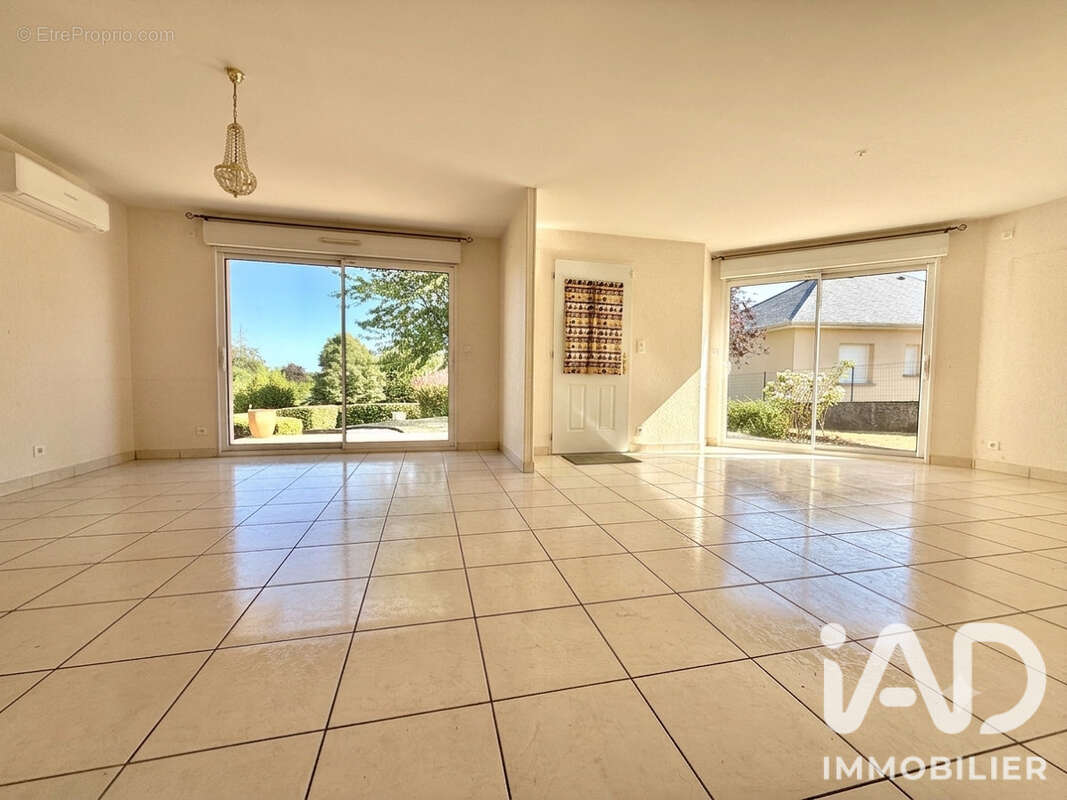 Maison 104 m² à Naucelle  - photo 6