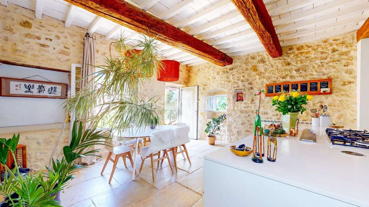 Maison à VAILHAUQUES