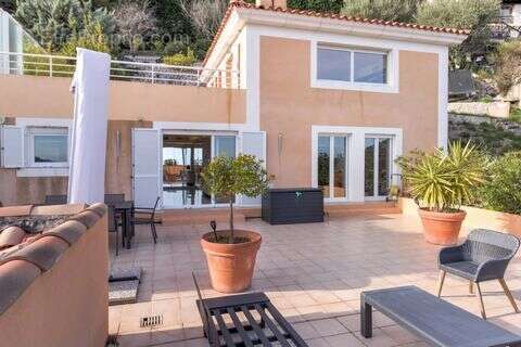 Maison à EZE