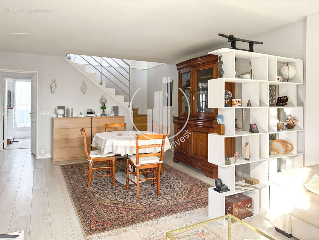 Appartement à COURBEVOIE