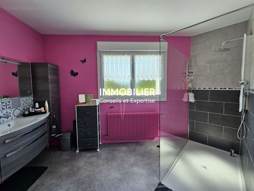 Maison à NESLES