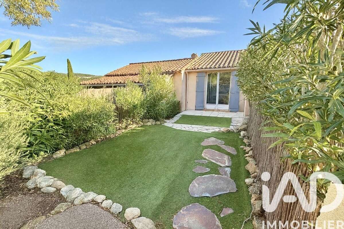 Photo 2 - Maison à ROQUEBRUNE-SUR-ARGENS